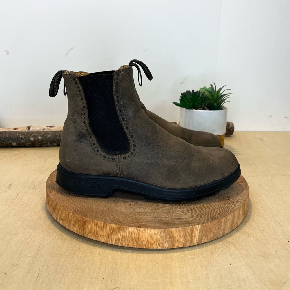 Blundstone Brown Chelsea Ankle Boots with Black Elastic